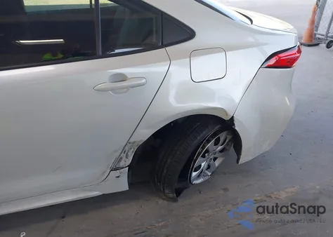 2022 Toyota Corolla Le z USA, uszkodzony, nr VIN JTDEPMAE8N3003477